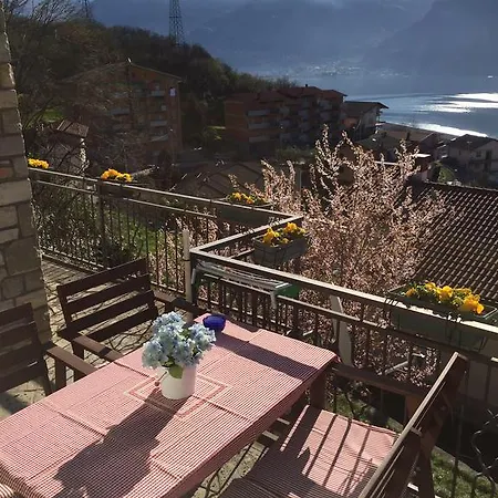 Bellavista فندق مبيت وإفطار Castro (Lombardy)