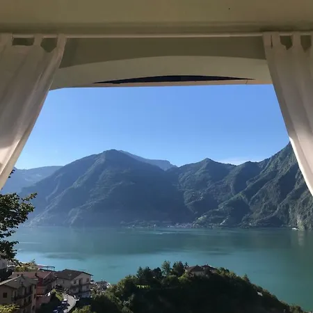 Bellavista فندق مبيت وإفطار Castro (Lombardy)